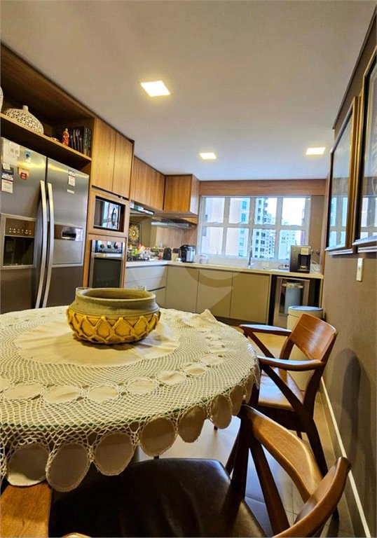 Apartamento à venda com 3 quartos, sendo 1 suíte, em Jardim Europa, São Paulo, SP