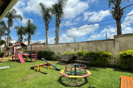 Casa à venda com 3 quartos, sendo 1 suíte,  no condomínio Montpellier, Mogi das Cruzes - SP