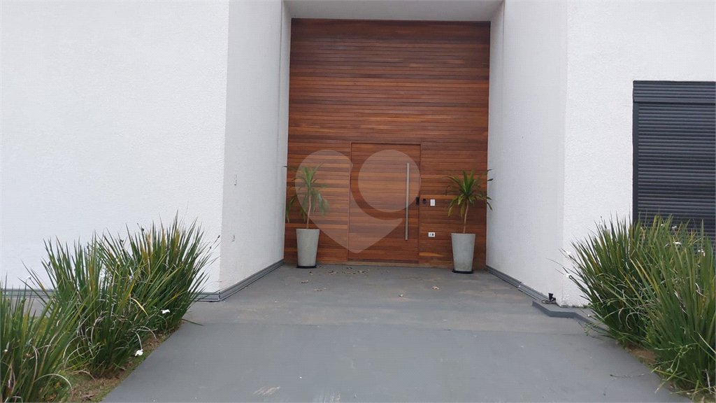 Casa à venda ou para alugar com 4 quartos, sendo 3 suítes, no condomínio Figueira Garden, Atibaia - SP