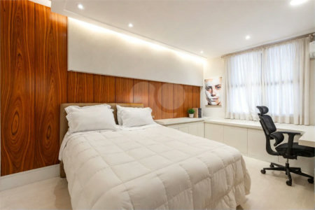 Casa à venda com 5 quartos, sendo 3 suítes, em Jardim Guedala, São Paulo, SP