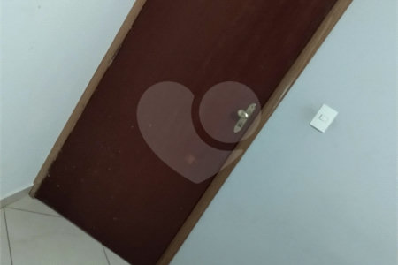 Sobrado à venda com 3 quartos, sendo 1 suíte,  em Residencial Rancho Grande, Itaquaquecetuba, SP