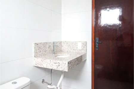 Sobrado à venda com 4 quartos, sendo 1 suíte,  em Jardim Peri Peri, São Paulo, SP