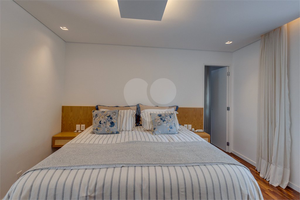 Casa à venda com 3 suítes no condomínio Residencial Canumã, São Paulo - SP