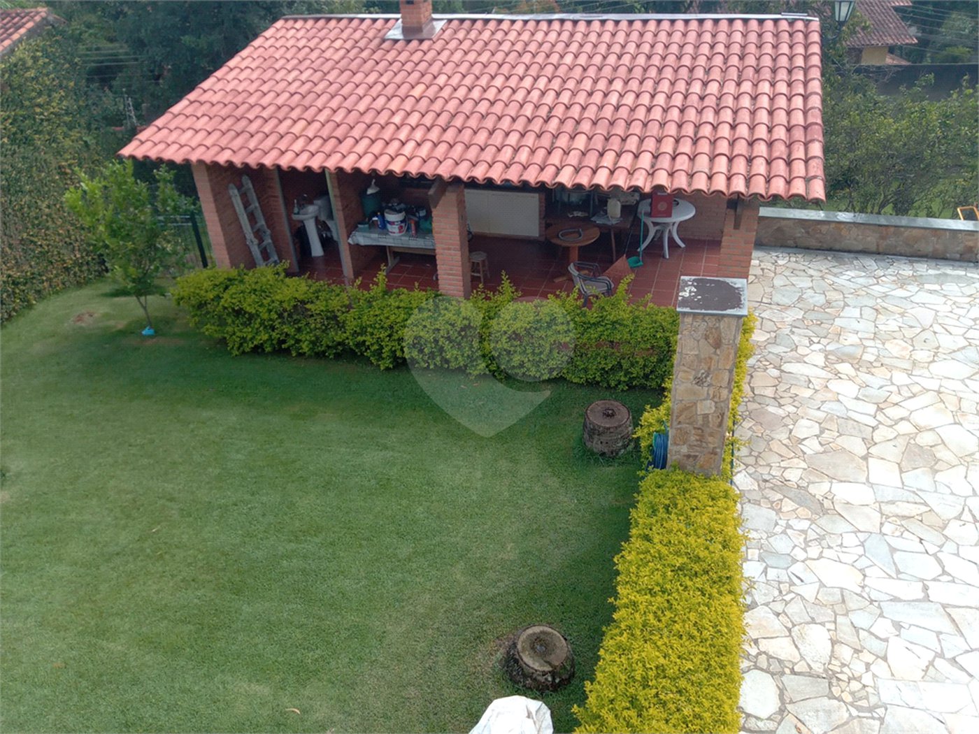 Sobrado à venda ou para alugar com 4 quartos, sendo 2 suítes, em Serra da Cantareira, Mairiporã, SP