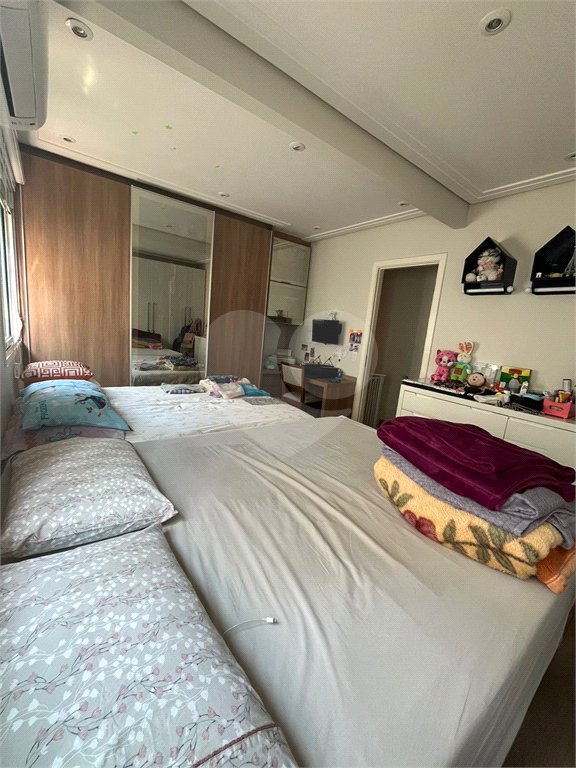 Casa à venda com 3 quartos, sendo 1 suíte, no condomínio Vila Siqueira, São Paulo - SP