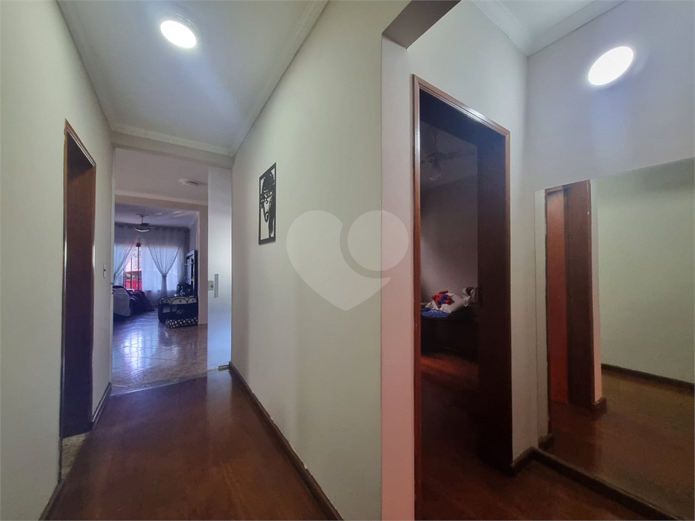 Casa à venda com 4 quartos, sendo 1 suíte, em Jardim São Carlos, Sorocaba, SP