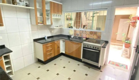 Sobrado à venda com 2 quartos, sendo 1 suíte, em Jardim Regina, São Paulo, SP