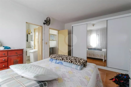 Casa à venda com 3 quartos, sendo 1 suíte, em Vila Brasilina, São Paulo, SP