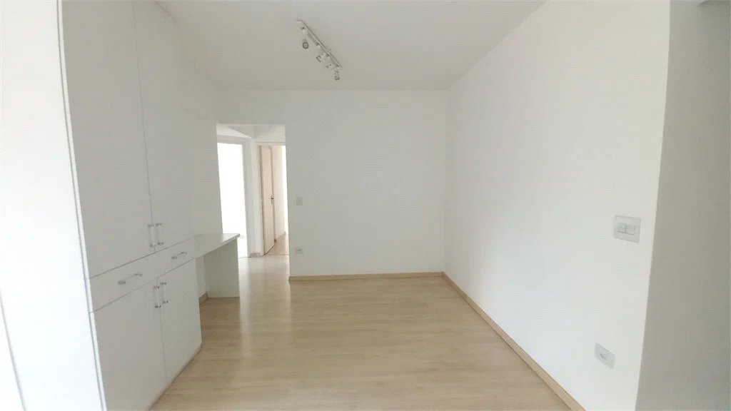 Apartamento à venda com 3 quartos, sendo 1 suíte, em Vila Indiana, São Paulo, SP