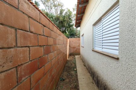 Casa térrea no Condomínio Bosques dos Jatobás