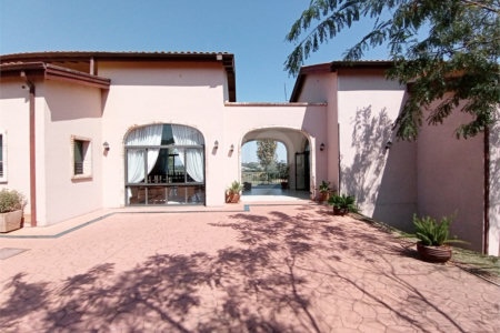 Casa à venda com 3 suítes no condomínio Campo de Toscana, Vinhedo - SP