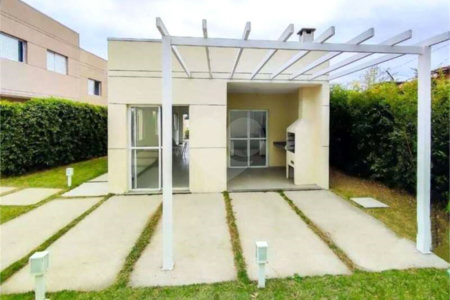 Casa à venda com 3 quartos, sendo 1 suíte, no condomínio Villaggio Viana, Cotia - SP