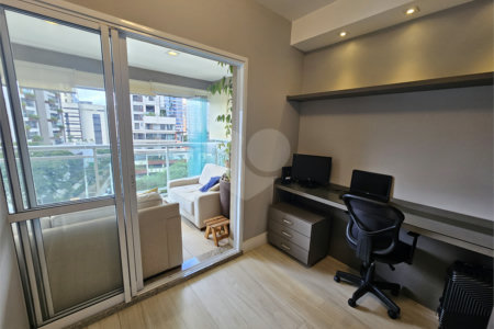 Apartamento para alugar com 2 quartos, sendo 1 suíte,  em Jardim das Acácias, São Paulo, SP