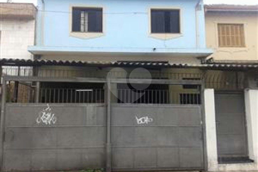 Sobrado à venda com 4 quartos em Carandiru, São Paulo, SP