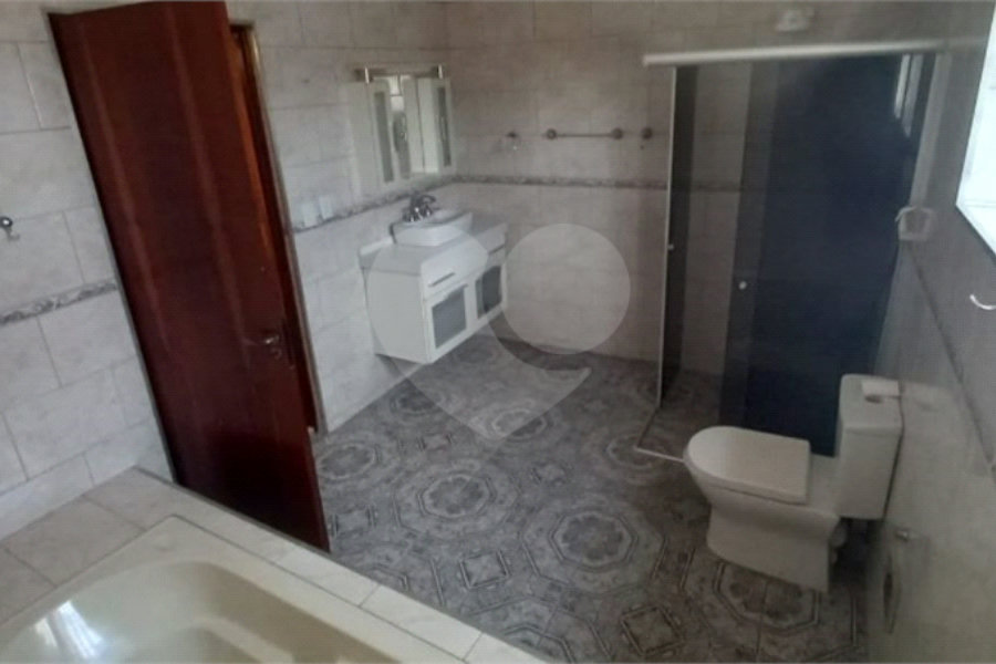 Sobrado para alugar com 3 quartos, sendo 1 suíte, em Parque Maria Domitila, São Paulo, SP