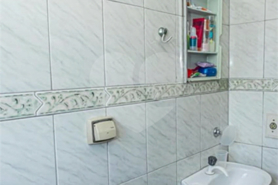 Sobrado à venda com 4 quartos no Brasilândia, São Paulo, SP