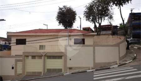 Sobrado à venda com 3 quartos, sendo 1 suíte,  em Jardim São Luís, São Paulo, SP