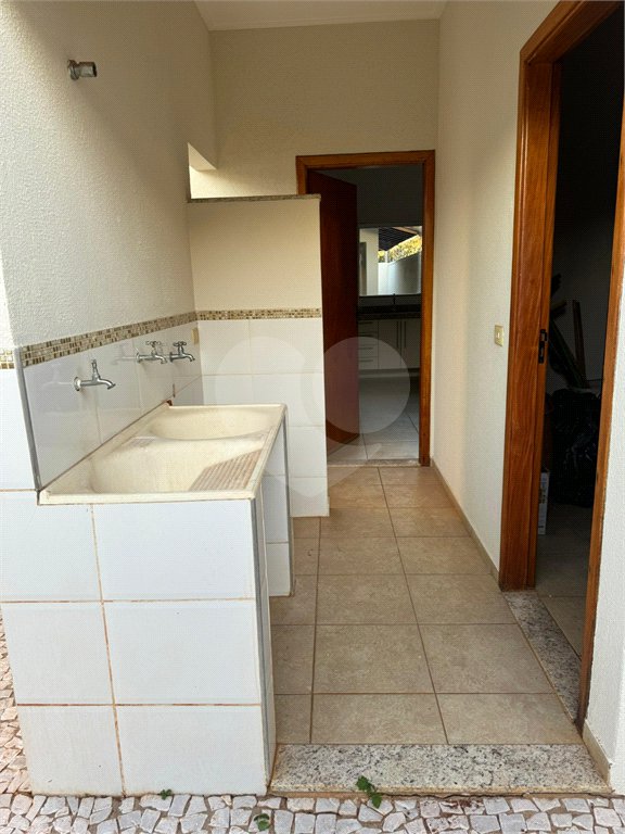 Casa à venda com 3 quartos, sendo 1 suíte, em Ipê, Três Lagoas, MS
