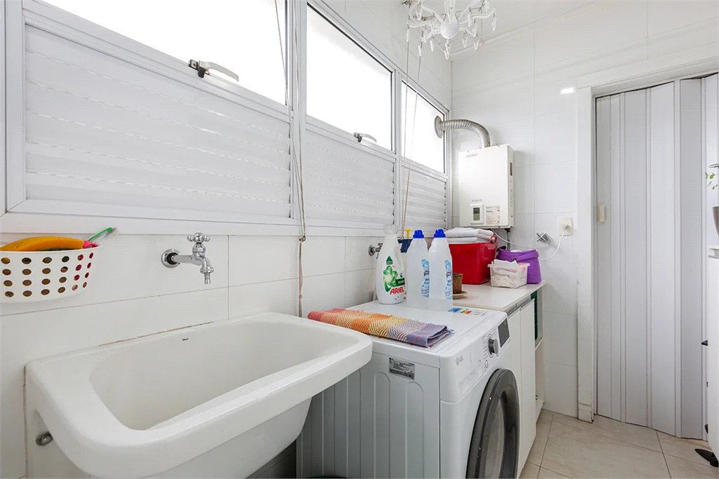 Apartamento à venda com 3 quartos, sendo 2 suítes, em Alto da Lapa, São Paulo, SP