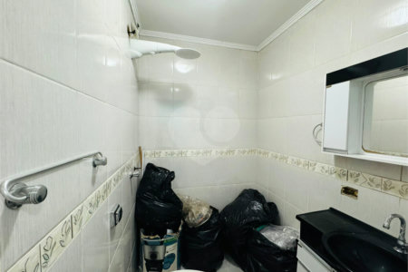 Casa à venda com 4 quartos, sendo 2 suítes, em Parque Santo Antônio, Guarulhos, SP