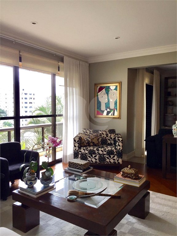 Apartamento à venda com 3 suítes em Vila Suzana, São Paulo, SP
