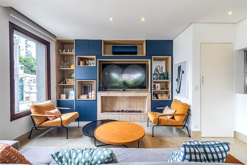 Casa de Vila à venda com 4 quartos, sendo 3 suítes, em Vila Nova Conceição, São Paulo, SP
