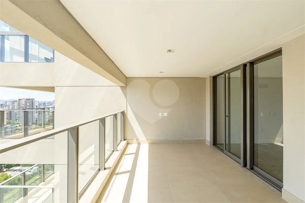 Apartamento à venda com 4 quartos, sendo 3 suítes, em Campo Belo, São Paulo, SP