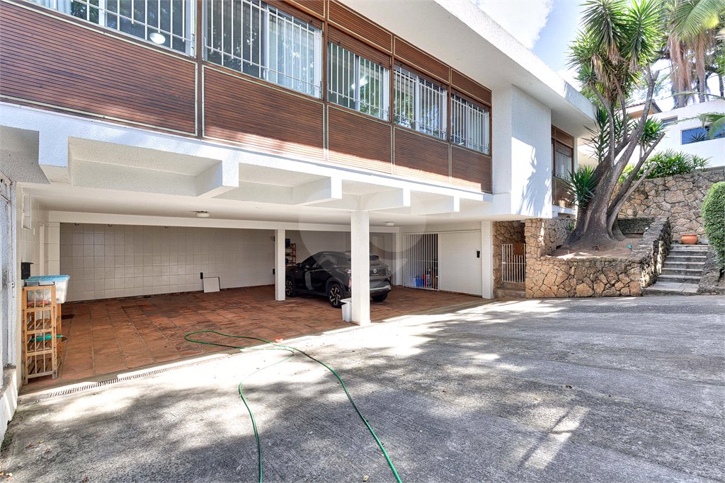 Casa à venda com 4 suítes em Jardim Cordeiro, São Paulo, SP