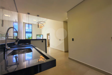 Casa à venda com 3 quartos, sendo 1 suíte, no condomínio Horto Florestal Villagio, Sorocaba - SP