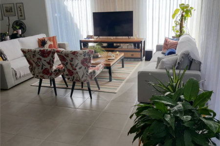 Casa à venda com 4 quartos, sendo 3 suítes, no condomínio Estância Marambaia, Vinhedo - SP