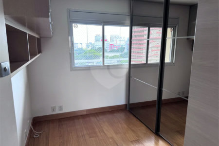 O Seu Apartamento Exclusivo: 74 m² Reformados ao Lado do Ibirapuera!