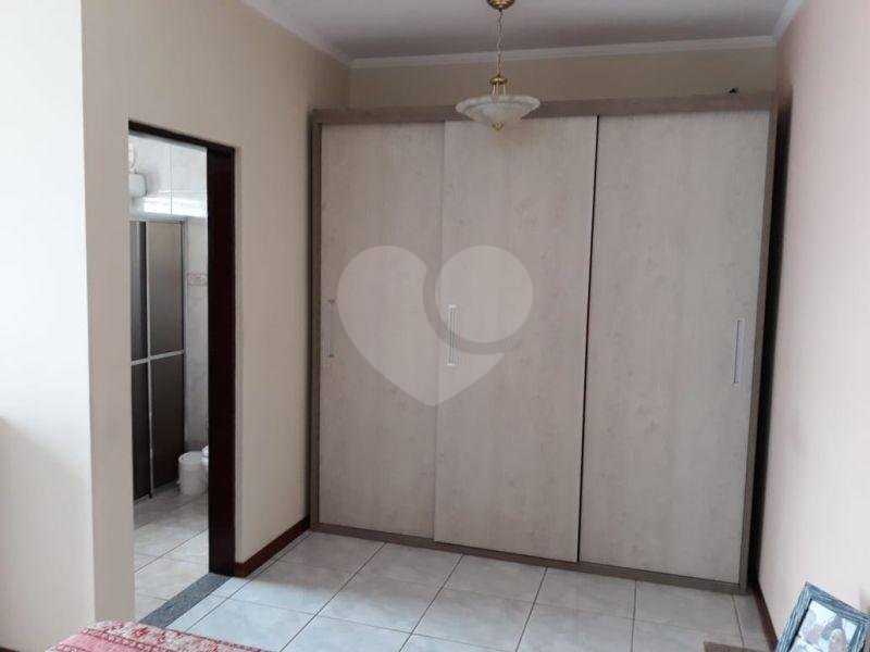 Sobrado à venda com 3 quartos, sendo 1 suíte,  em Chácara Jafet, Mogi das Cruzes, SP