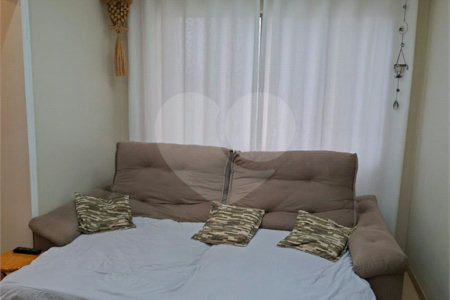 Apartamento à venda com 2 quartos em Parque Maria Domitila, São Paulo, SP
