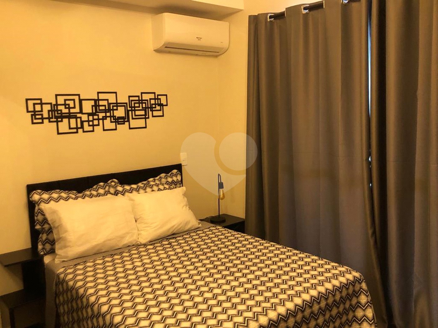 Prédio novinho! Apartamento mobiliado! Em frente ao Metrô!