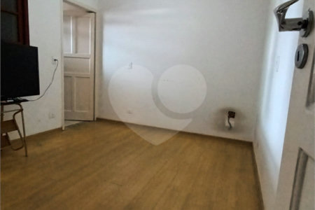Casa térrea com duas edículas para venda - Saúde, SP.