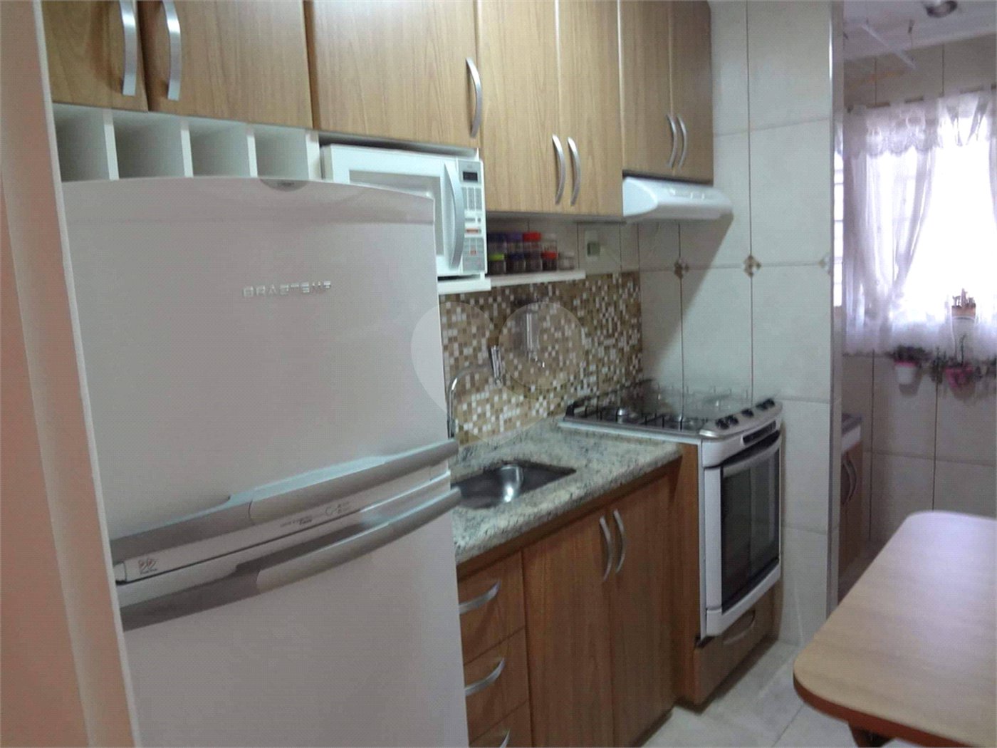 Apartamento no Condomínio Residencial Ipê I .