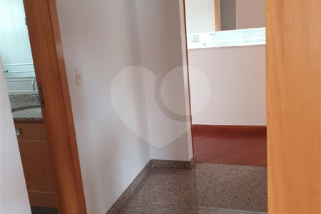 Casa à venda com 2 quartos, sendo 1 suíte, no condomínio Flamboyant, São Paulo - SP