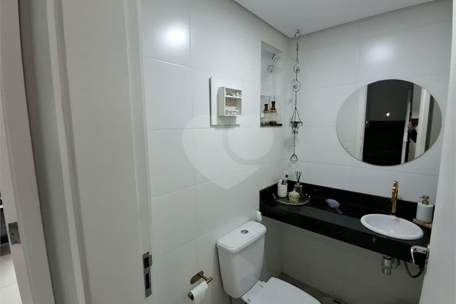Casa à venda com 3 quartos, sendo 1 suíte, no condomínio Vila Arnoni, São Paulo - SP
