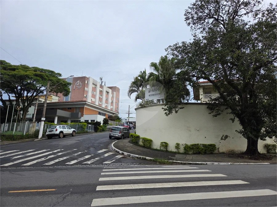Área nobre COMERCIAL no entorno do centro de Atibaia.