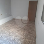 Casa térrea com 2 dormitórios.