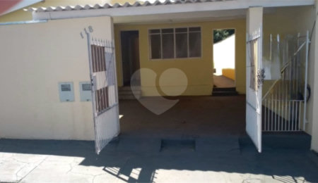 Casa à venda com 2 quartos em Jardim São João Batista, São Carlos, SP