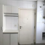 Apto 220 metros no Campo Belo. varanda, 5 vagas, 3 suítes. Visite