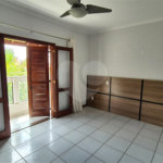 Casa à venda com 4 quartos, sendo 2 suítes, no condomínio Residencial Grape Village, Vinhedo - SP