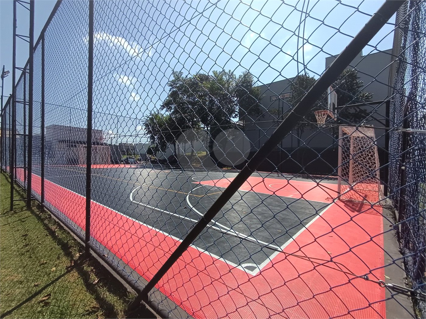 Casa à venda com 3 quartos, sendo 1 suíte,  no condomínio Ipes 2, Tatuí - SP