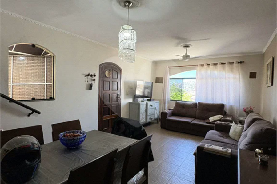 Casa à venda com 5 quartos, sendo 2 suítes, em Tremembé, São Paulo, SP