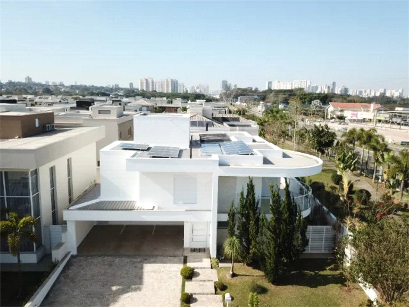 Casa à venda com 4 suítes no condomínio Jardim do Golfe 3, São José dos Campos - SP