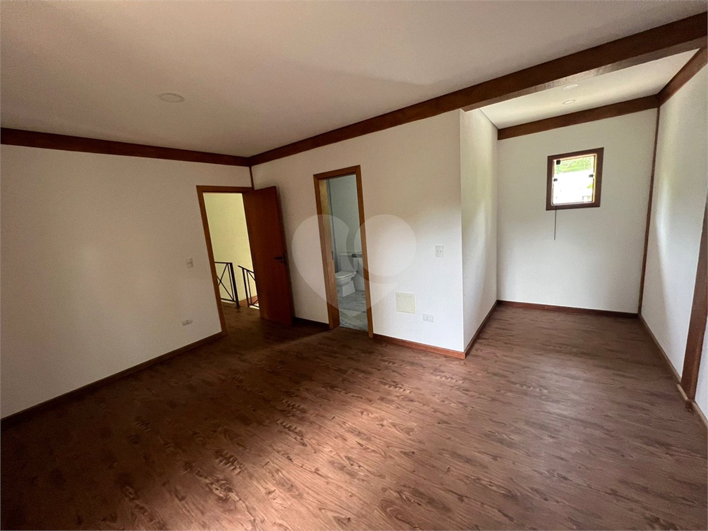 Sobrado à venda com 3 quartos, sendo 1 suíte,  em Serra da Cantareira, Mairiporã, SP