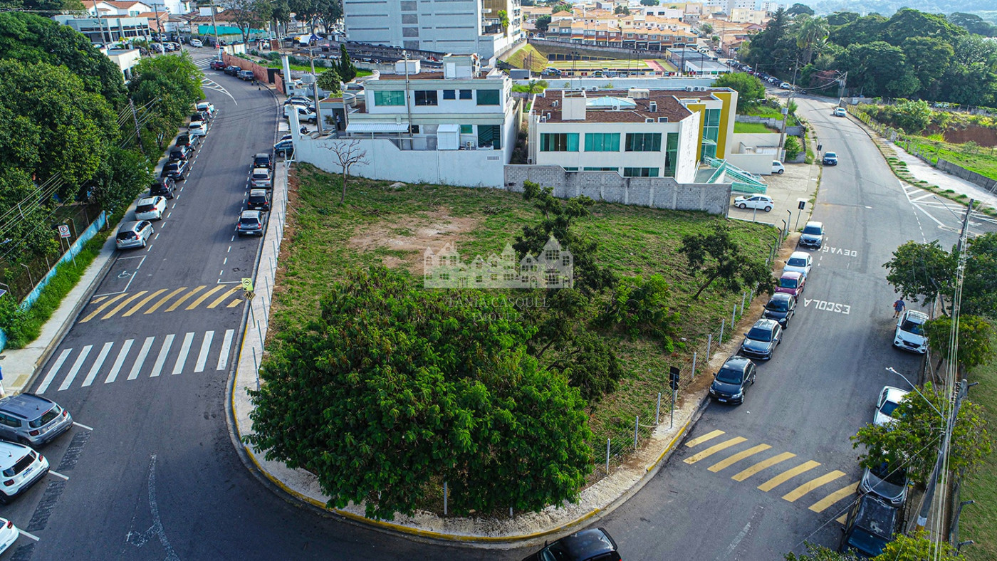 Terreno à venda no Centro, Atibaia, SP