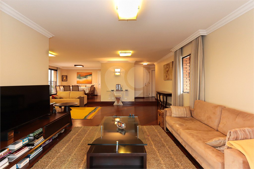 Apartamento à venda com 3 quartos, sendo 2 suítes, em Campo Belo, São Paulo, SP