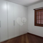 Sobrado à venda com 4 quartos, sendo 3 suítes, em Cidade São Francisco, São Paulo, SP